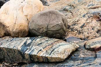 Glacial percussion boulder